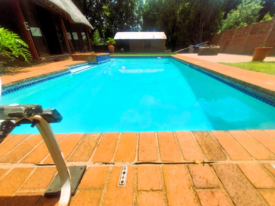 5 Bedroom Property for Sale in Hennopspark Gauteng