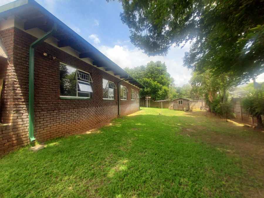 5 Bedroom Property for Sale in Hennopspark Gauteng