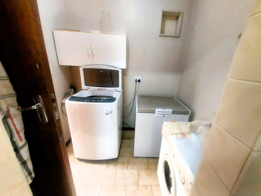 5 Bedroom Property for Sale in Hennopspark Gauteng