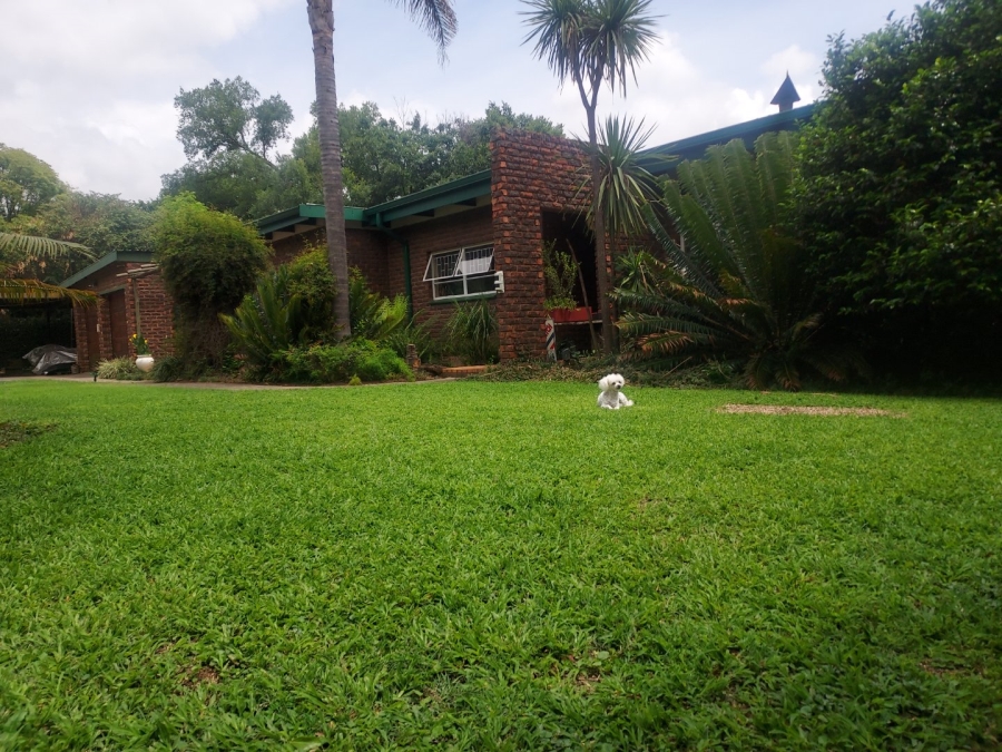 5 Bedroom Property for Sale in Hennopspark Gauteng