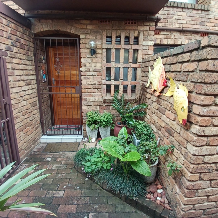 2 Bedroom Property for Sale in Freeway Park Gauteng