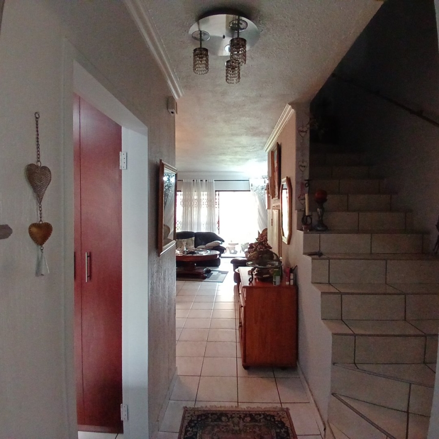 2 Bedroom Property for Sale in Freeway Park Gauteng