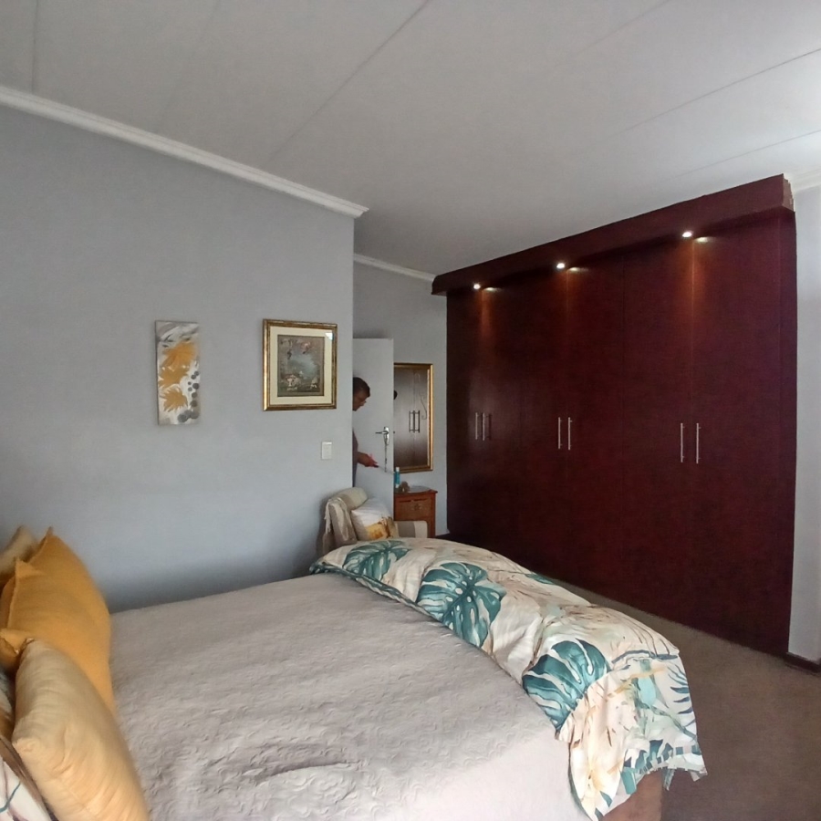 2 Bedroom Property for Sale in Freeway Park Gauteng