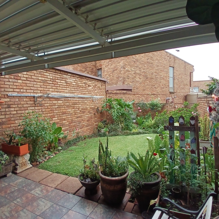 2 Bedroom Property for Sale in Freeway Park Gauteng