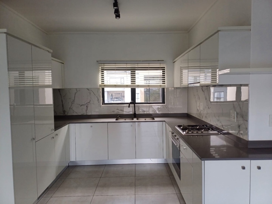 To Let 3 Bedroom Property for Rent in The Polofields Gauteng