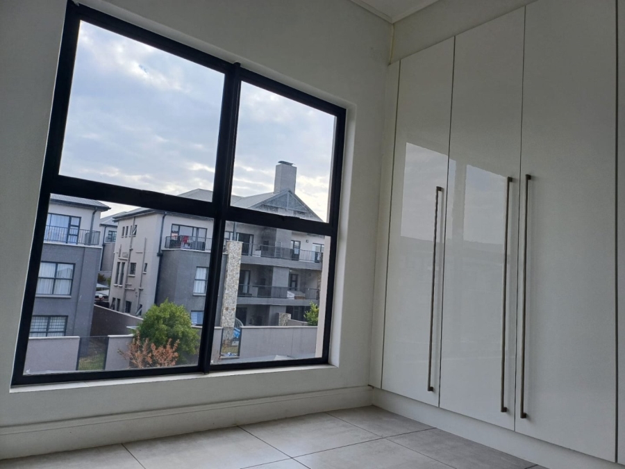 To Let 3 Bedroom Property for Rent in The Polofields Gauteng