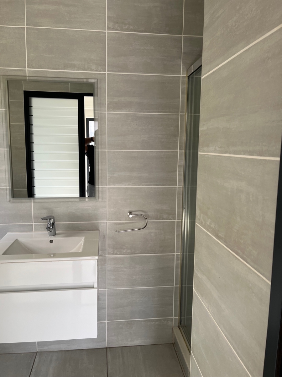 To Let 3 Bedroom Property for Rent in Waterfall Gauteng