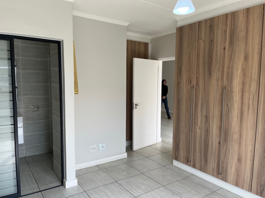 To Let 3 Bedroom Property for Rent in Waterfall Gauteng