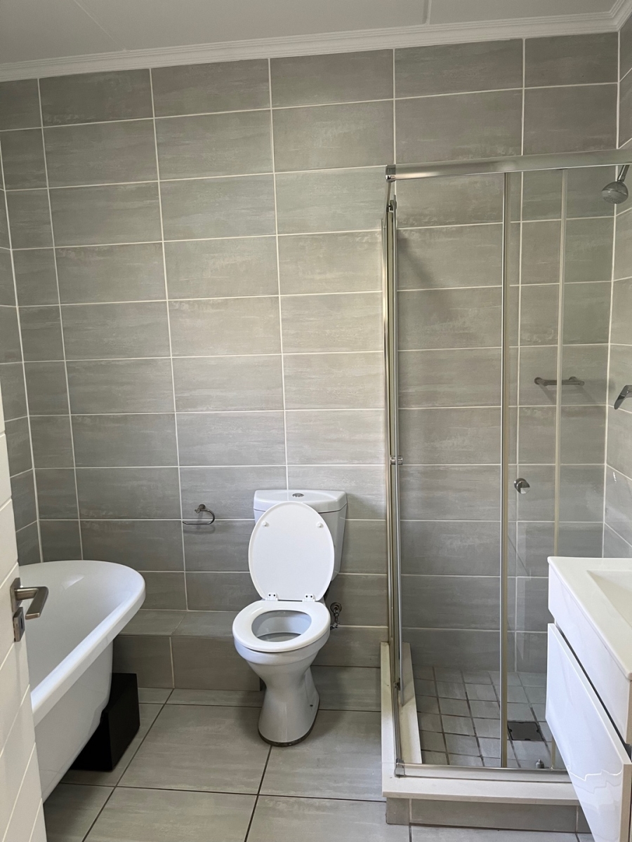 To Let 3 Bedroom Property for Rent in Waterfall Gauteng