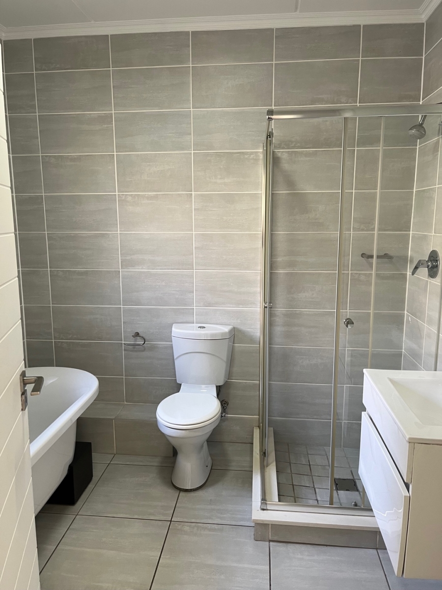 To Let 3 Bedroom Property for Rent in Waterfall Gauteng