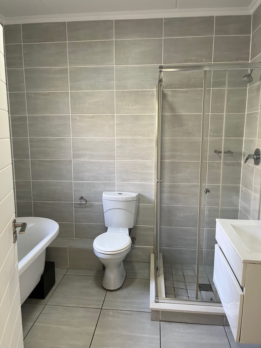 To Let 3 Bedroom Property for Rent in Waterfall Gauteng