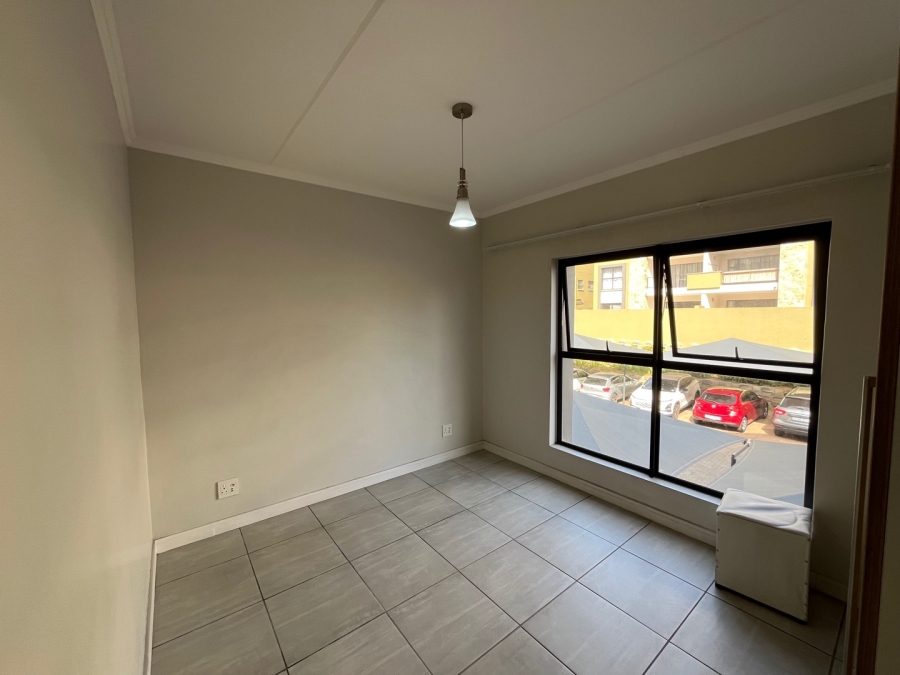 To Let 3 Bedroom Property for Rent in Waterfall Gauteng