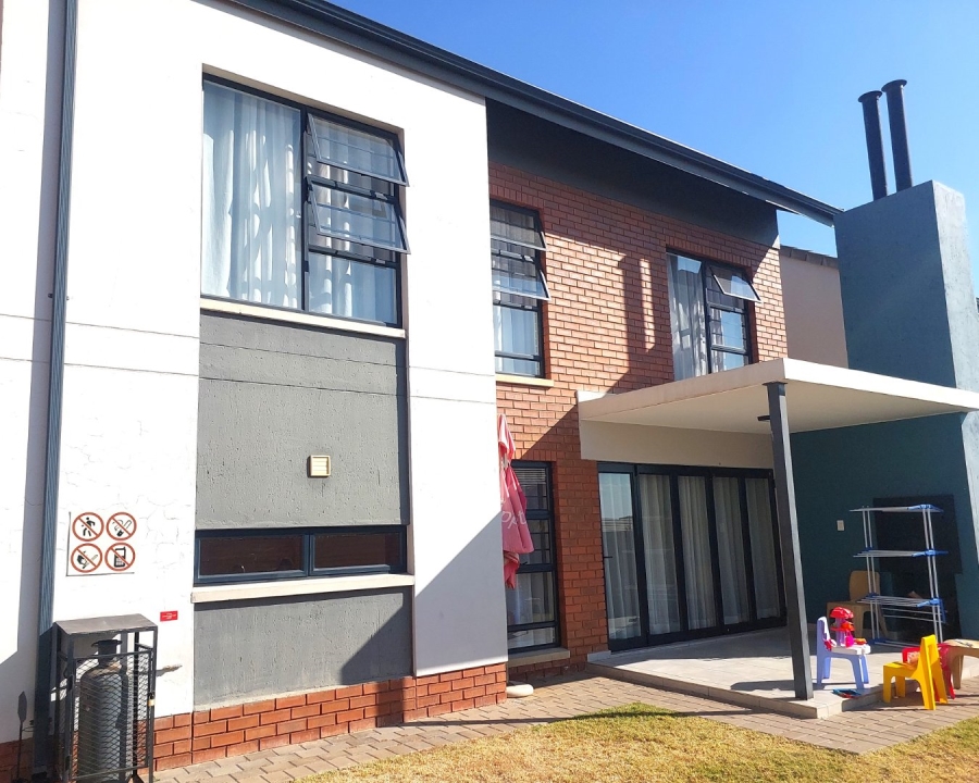 3 Bedroom Property for Sale in Amberfield Gauteng