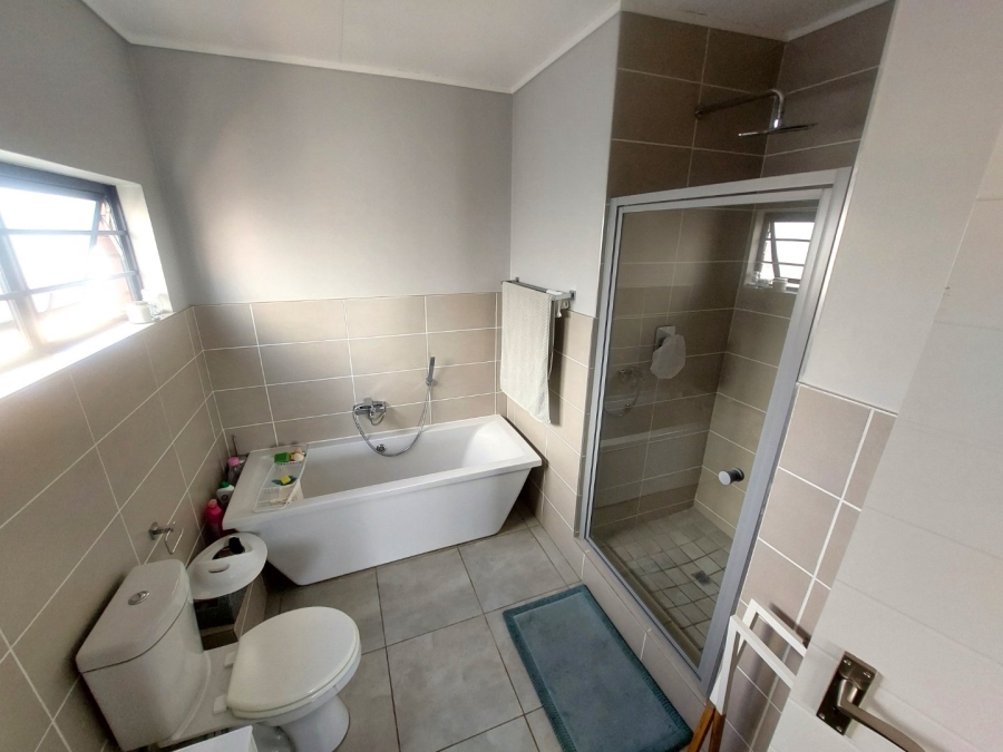 3 Bedroom Property for Sale in Amberfield Gauteng
