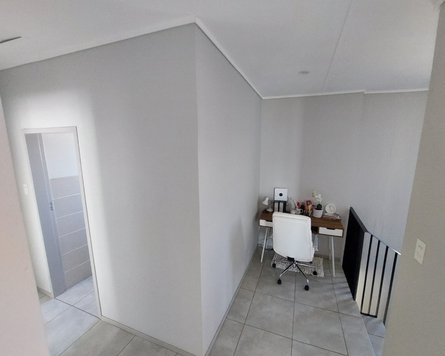 3 Bedroom Property for Sale in Amberfield Gauteng