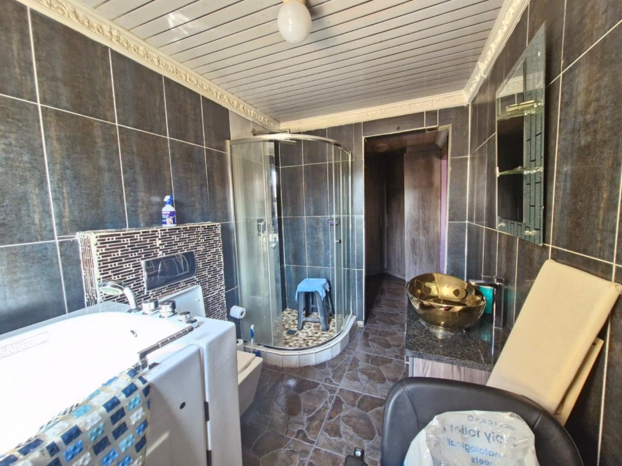3 Bedroom Property for Sale in Lenasia South Gauteng