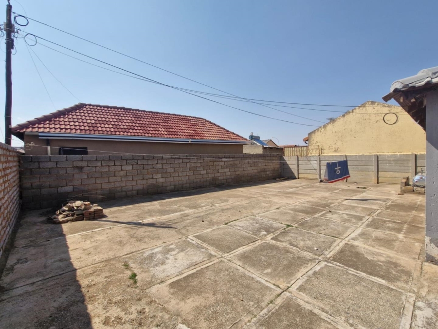 3 Bedroom Property for Sale in Lenasia South Gauteng