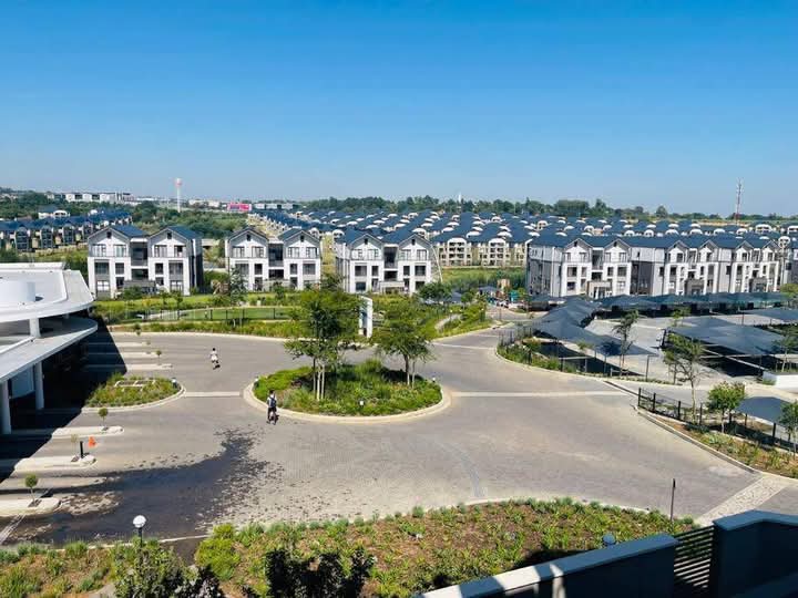 To Let 2 Bedroom Property for Rent in Waterfall Country Estate Gauteng