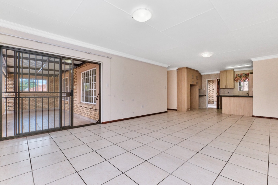 3 Bedroom Property for Sale in Honeydew Manor Gauteng
