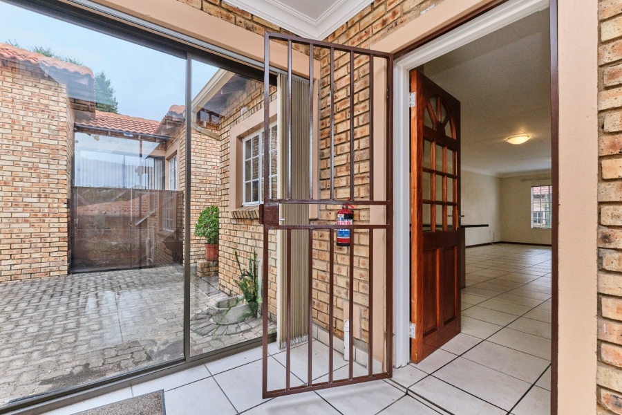 3 Bedroom Property for Sale in Honeydew Manor Gauteng