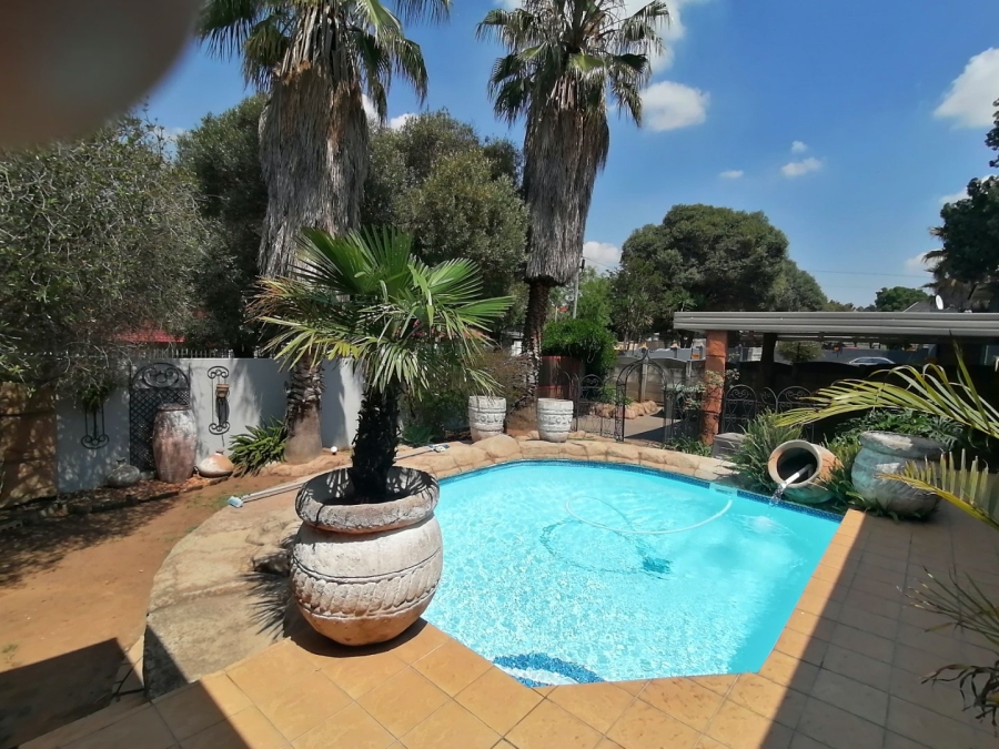 3 Bedroom Property for Sale in South Crest Gauteng