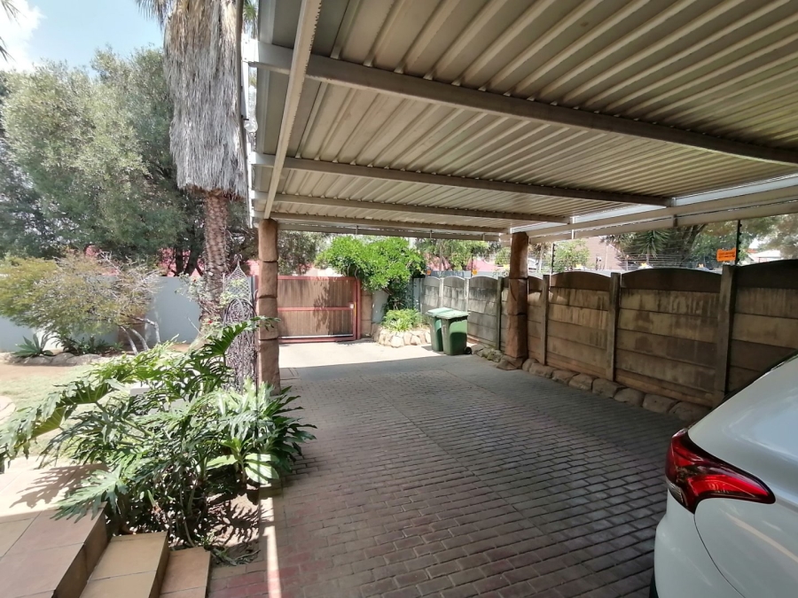 3 Bedroom Property for Sale in South Crest Gauteng