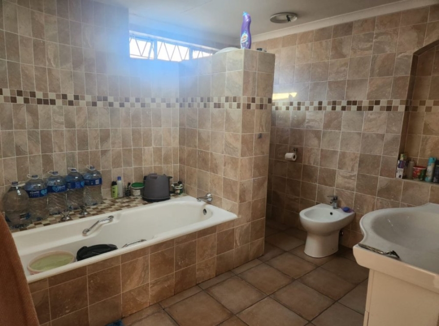 3 Bedroom Property for Sale in South Kensington Gauteng