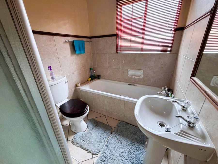 2 Bedroom Property for Sale in Eco Park Gauteng