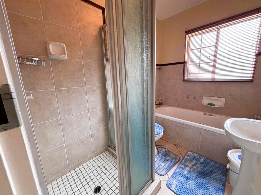 2 Bedroom Property for Sale in Eco Park Gauteng