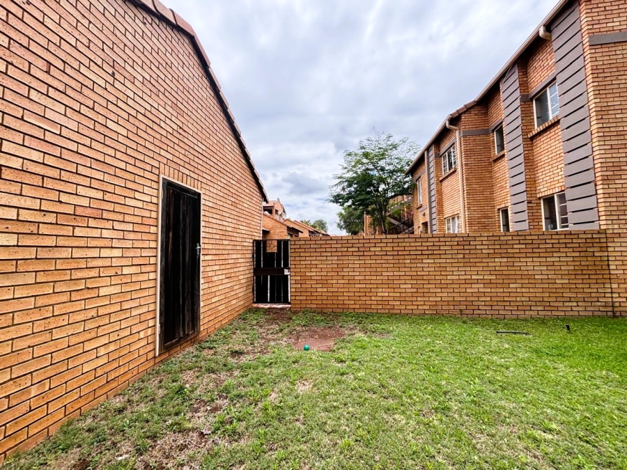2 Bedroom Property for Sale in Eco Park Gauteng