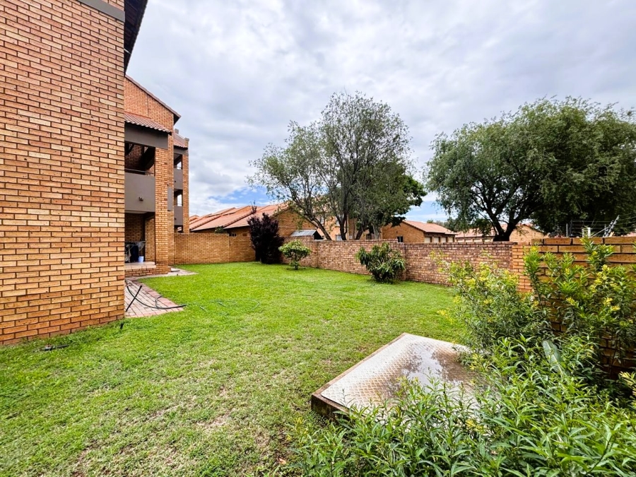2 Bedroom Property for Sale in Eco Park Gauteng