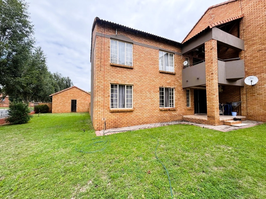 2 Bedroom Property for Sale in Eco Park Gauteng