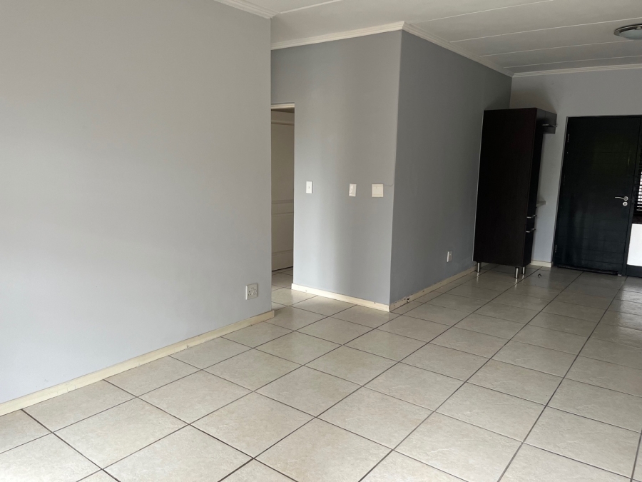 To Let 2 Bedroom Property for Rent in Fourways Gauteng