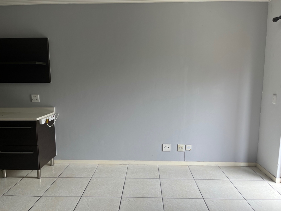 To Let 2 Bedroom Property for Rent in Fourways Gauteng
