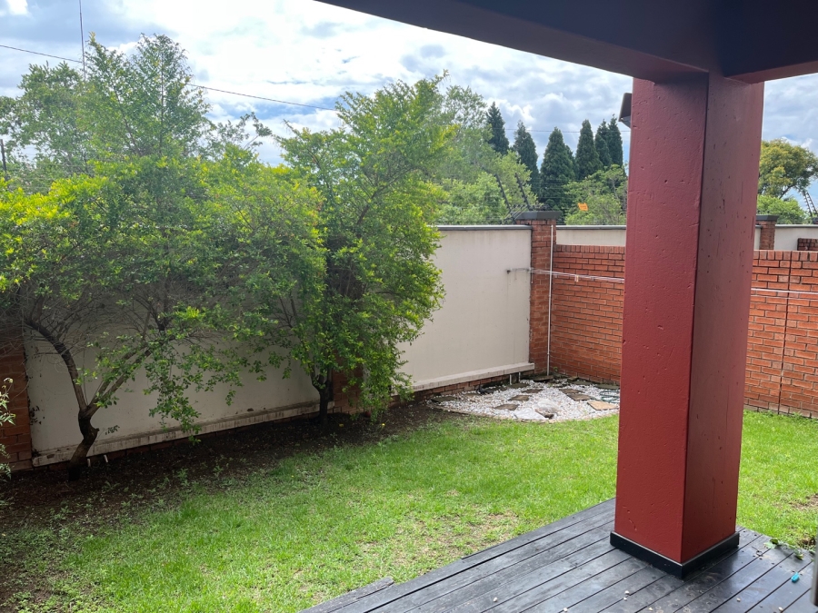To Let 2 Bedroom Property for Rent in Fourways Gauteng