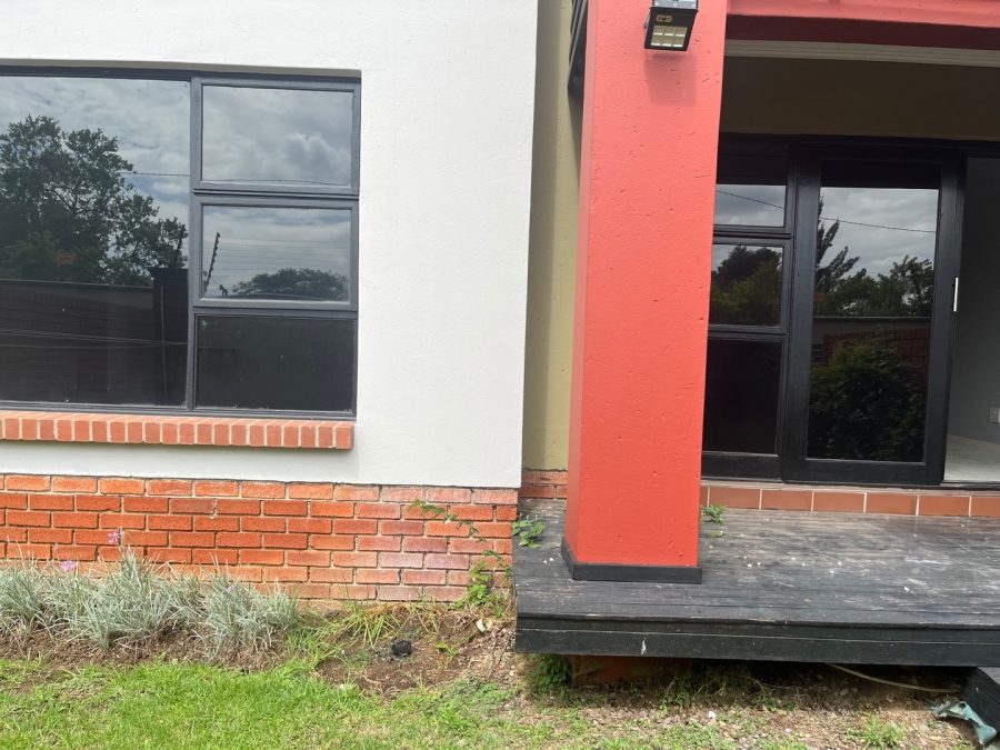 To Let 2 Bedroom Property for Rent in Fourways Gauteng