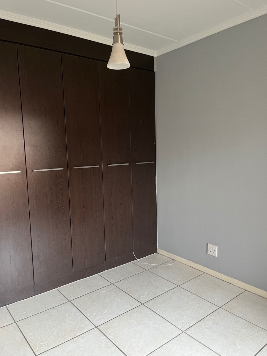 To Let 2 Bedroom Property for Rent in Fourways Gauteng