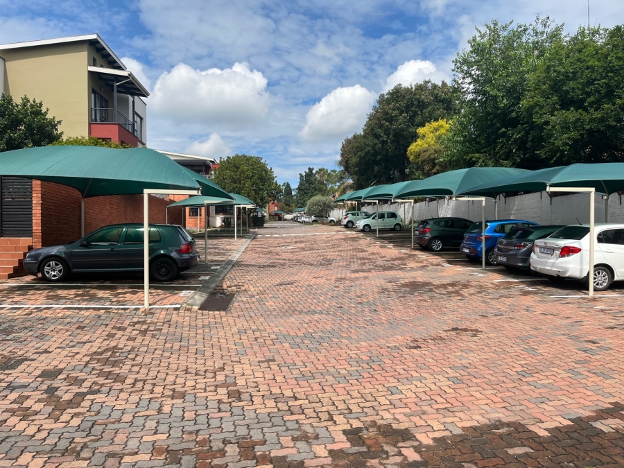 To Let 2 Bedroom Property for Rent in Fourways Gauteng