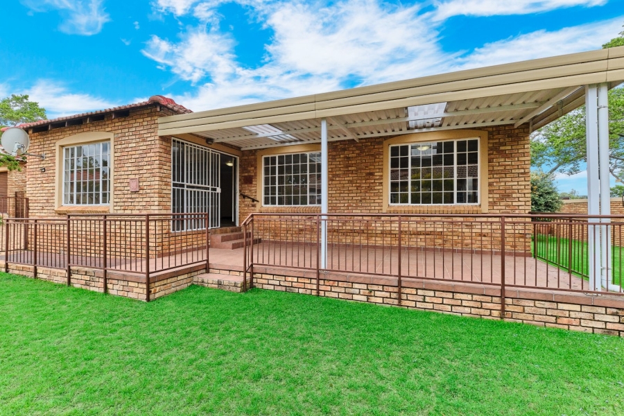 3 Bedroom Property for Sale in Wilgeheuwel Gauteng