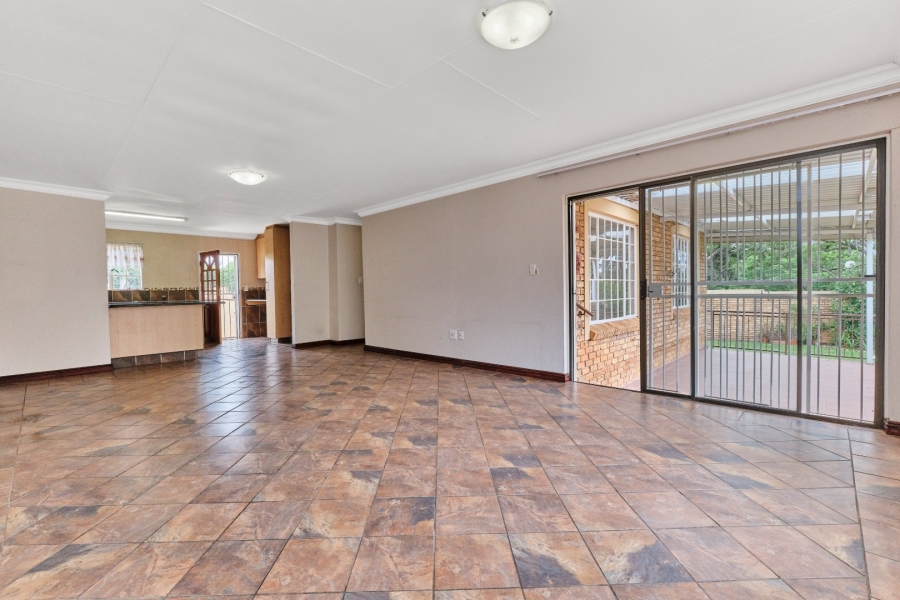 3 Bedroom Property for Sale in Wilgeheuwel Gauteng