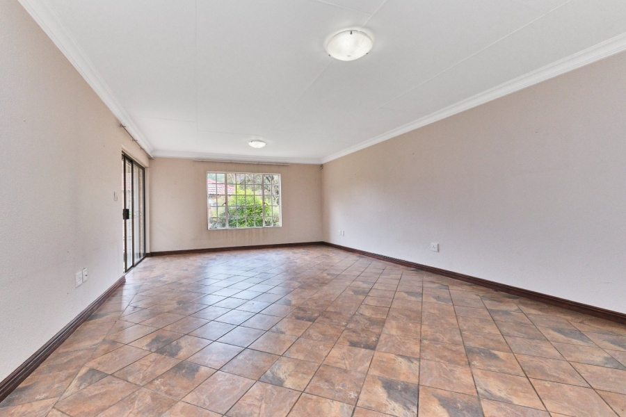 3 Bedroom Property for Sale in Wilgeheuwel Gauteng