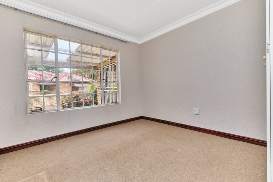 3 Bedroom Property for Sale in Wilgeheuwel Gauteng