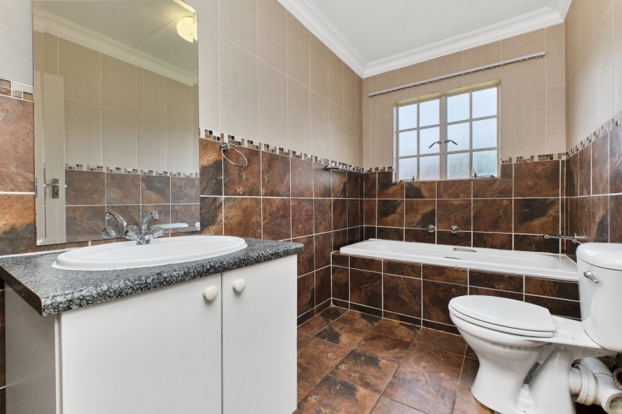 3 Bedroom Property for Sale in Wilgeheuwel Gauteng