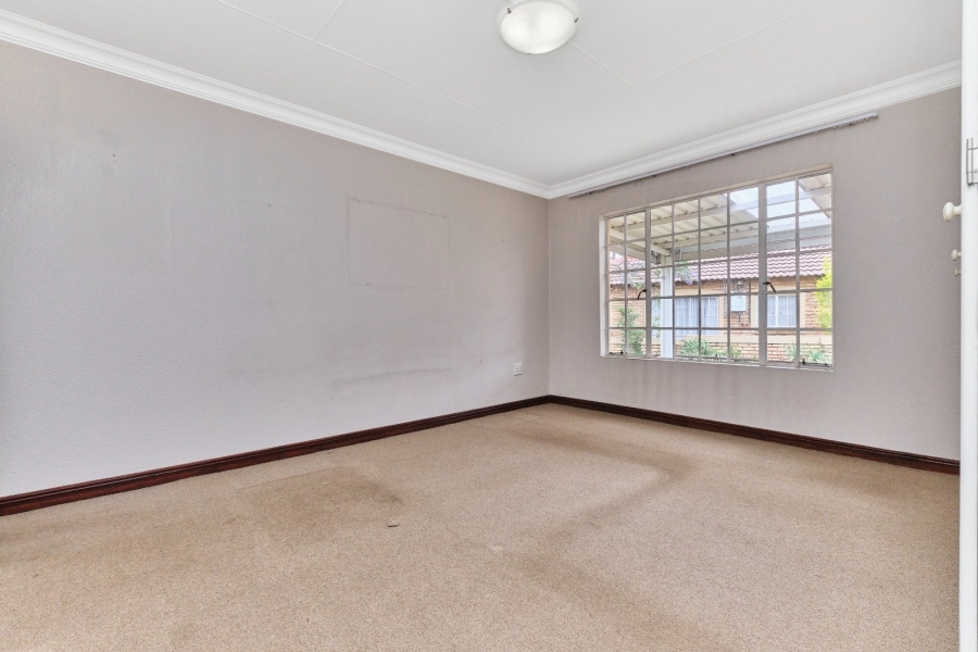 3 Bedroom Property for Sale in Wilgeheuwel Gauteng