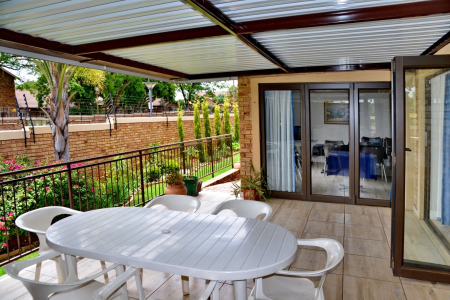 3 Bedroom Property for Sale in Wilgeheuwel Gauteng