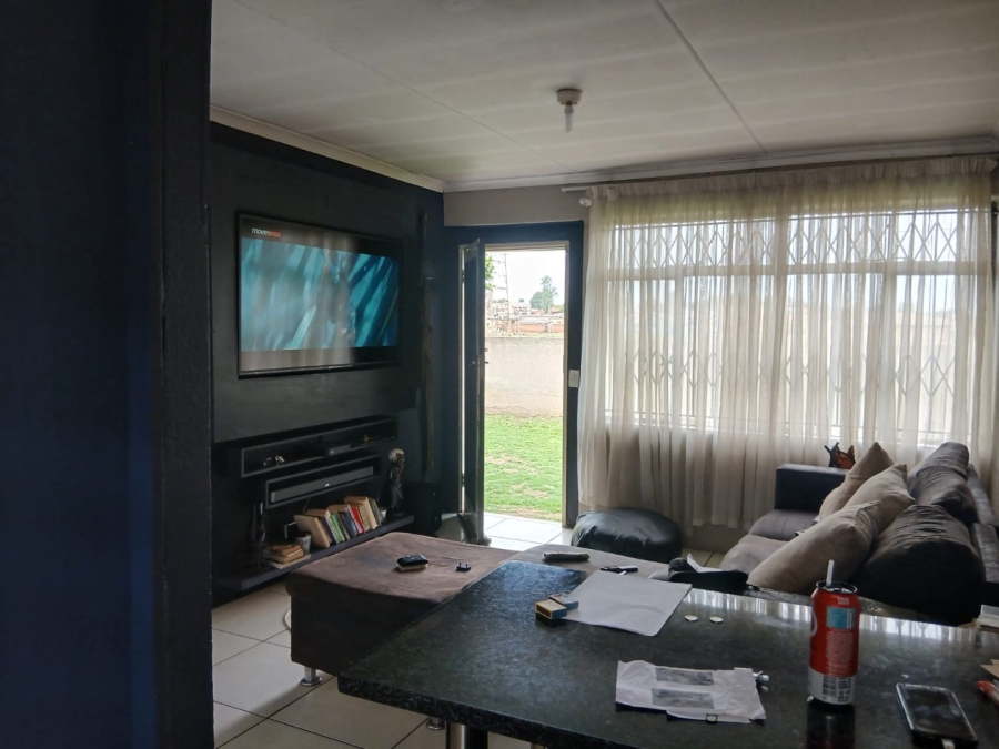 6 Bedroom Property for Sale in Naledi Gauteng
