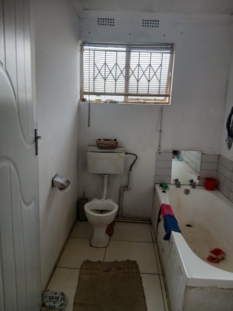 6 Bedroom Property for Sale in Naledi Gauteng