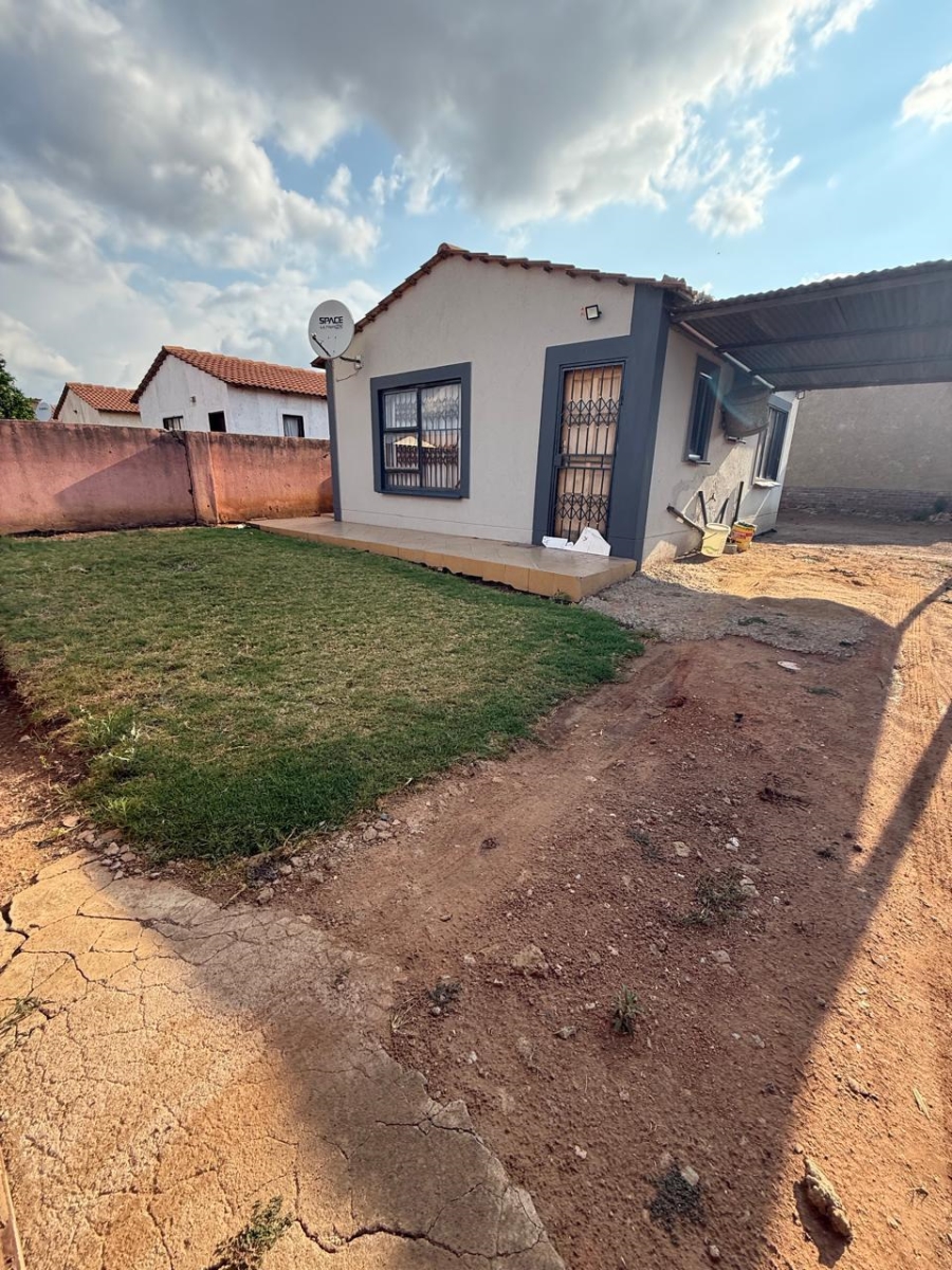2 Bedroom Property for Sale in Phomolong Gauteng