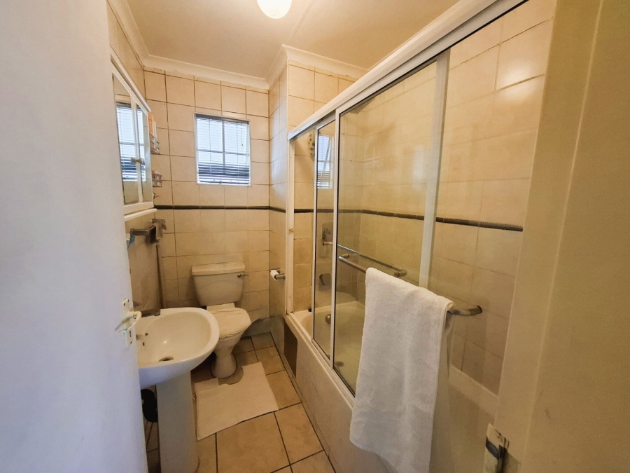 To Let 2 Bedroom Property for Rent in Groenkloof Gauteng