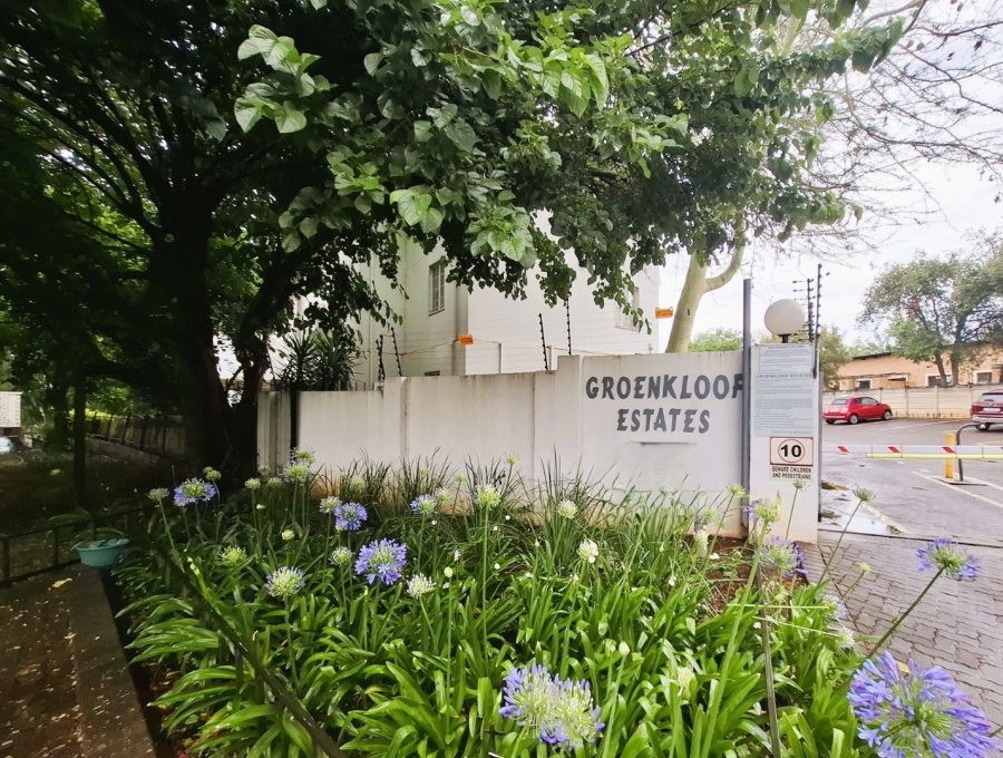 To Let 2 Bedroom Property for Rent in Groenkloof Gauteng